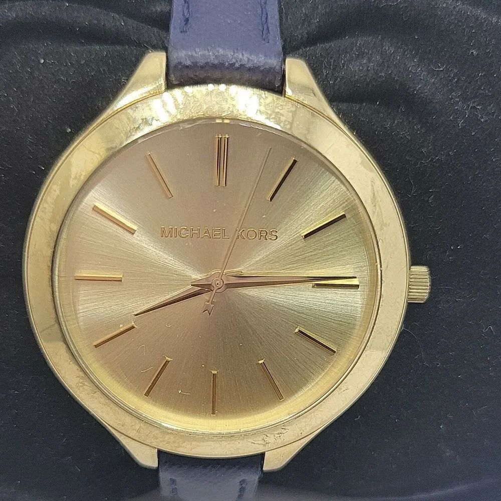 Michael Kors Runway MK2285 Women's Blue Leather Analog Dial Quartz Watch BC673